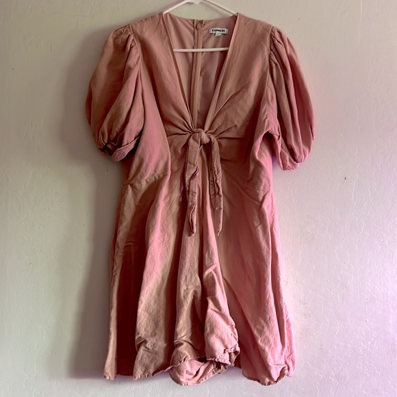 Perfect for summer! Express linen blend tie front, puff sleeve romper - Picture 1 of 4